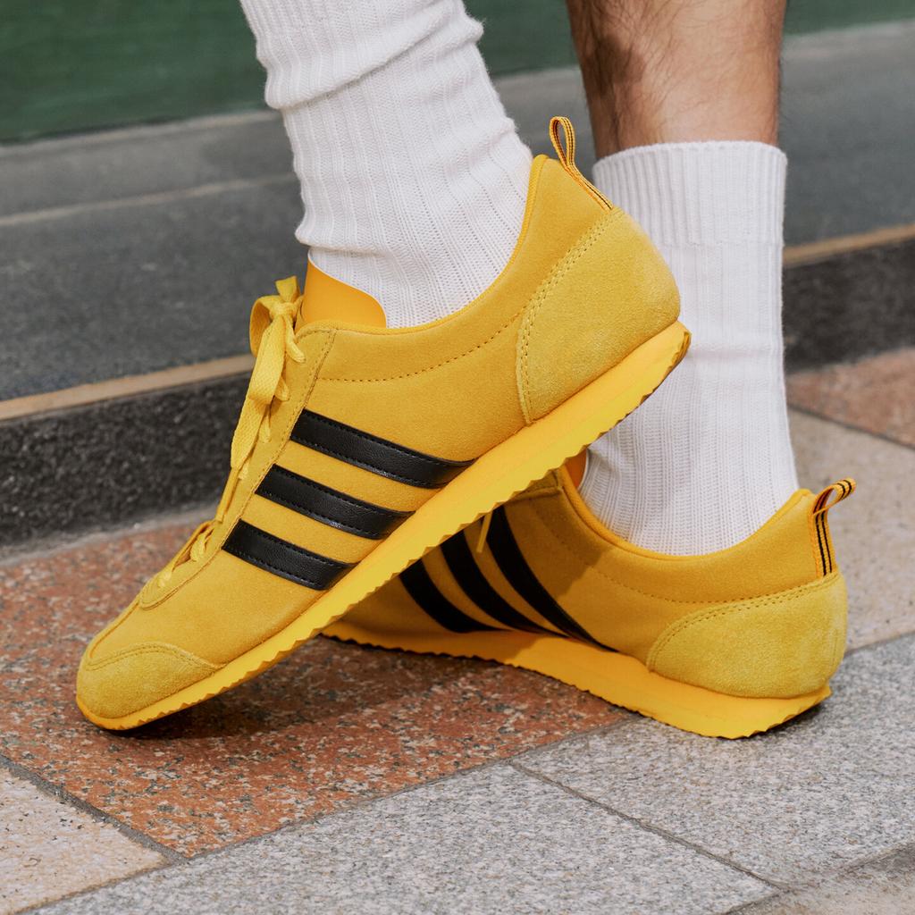 adidas VS JOG 2.0 Low Top Casual Shoes Unisex Yellow
