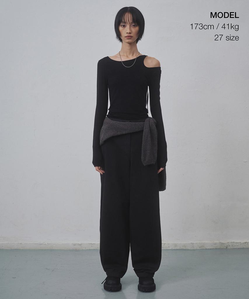 MUSINSA STANDARD WOMAN Curved Chino Pants [Black]