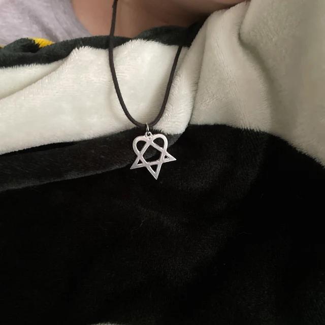 Shi Yong Gothic Heart Star Metal Rocker Pendant Necklace in Silver.