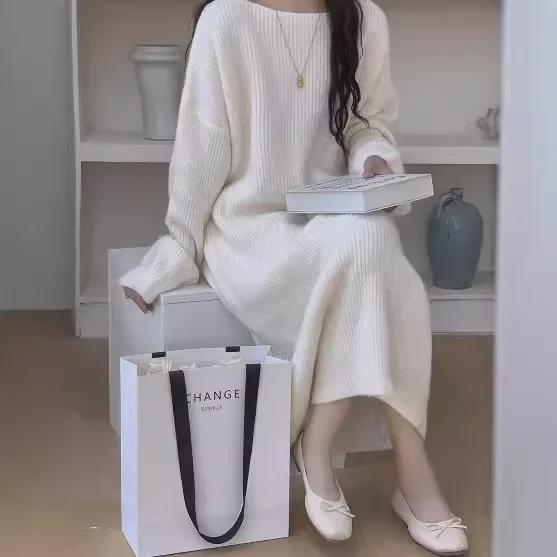 Elegant Knitted Mid-Length Dress for Women - Autumn/Winter Style, Knee-Length, Loose Sweater Design.