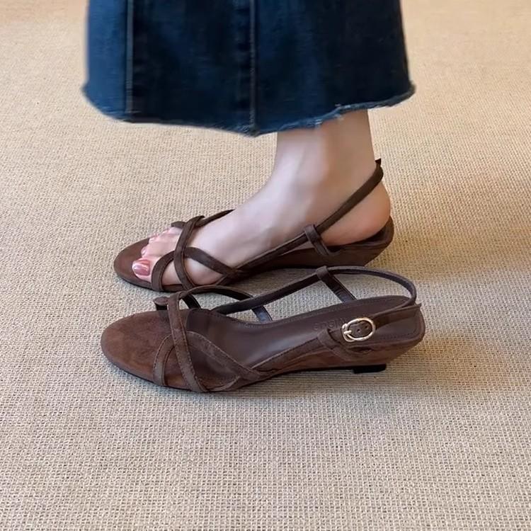 Soft leather version~ retro leather hollowed out back strap open-toed sandals women's summer fashion wedge heel temperament round head Roman shoes