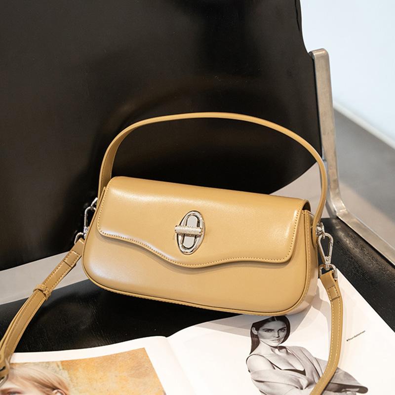 Niche Design Bag, New Crescent Moon Baguette Bag, Genuine Leather Women's Bag, Fashionable Shoulder Messenger Bag, Fashionable.