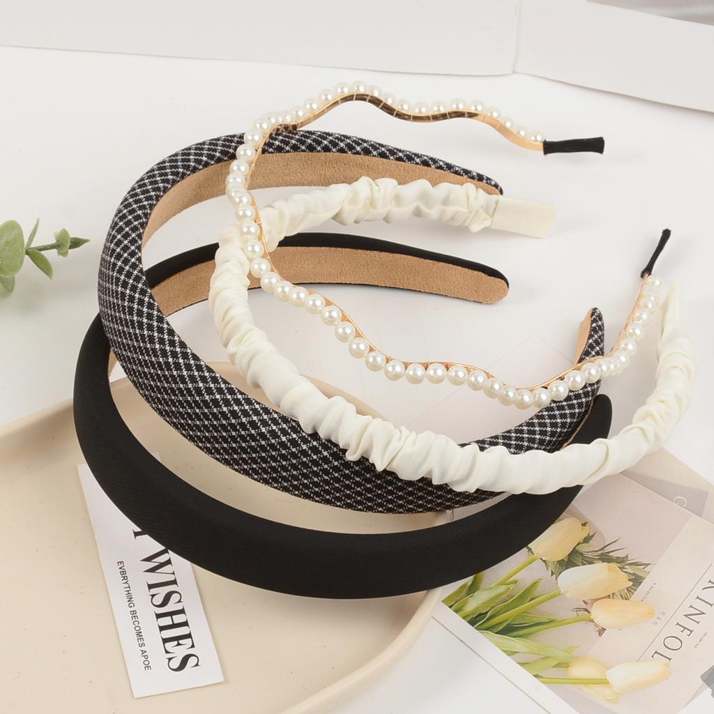 4-Piece Set of Simple, Stylish, Retro French-Style Plaid Headbands for Girls and Women, Suitable for Wearing with Dresses and for Going Out Shopping
