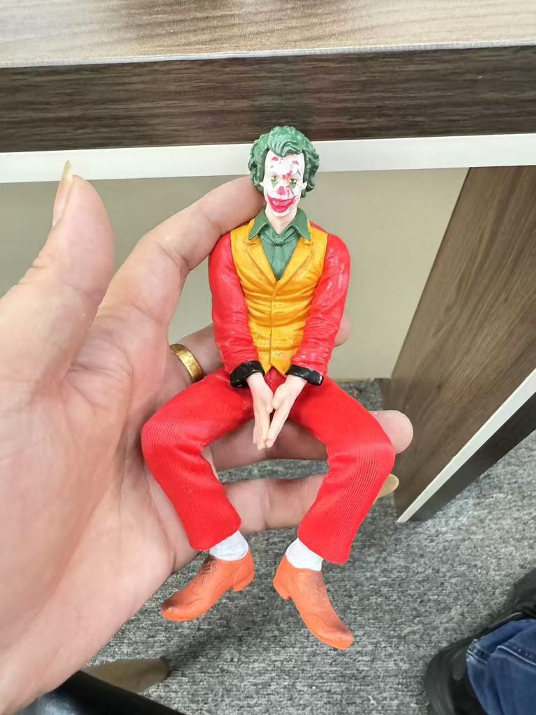 Joker Heath Ledger 16cm Sitting Posture Roof Decoration CarDoll Tail Pendant Collectible Action Figure Statue for Toys & Hobbies