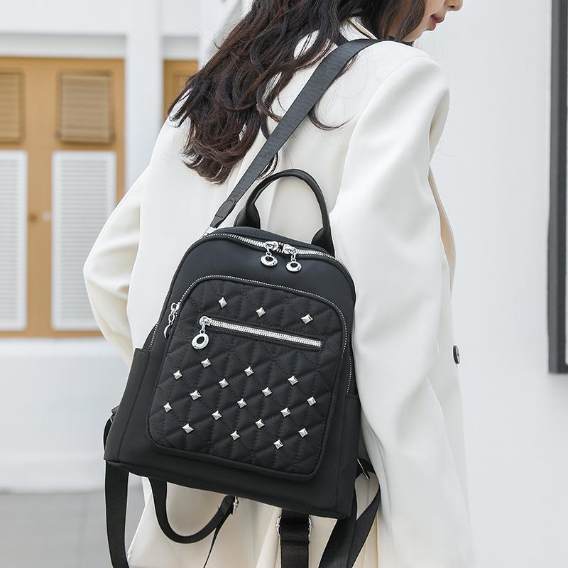 Rhombus embroidered thread rivet backpack women's new fashion travel bag casual versatile large-capacity women's backpack