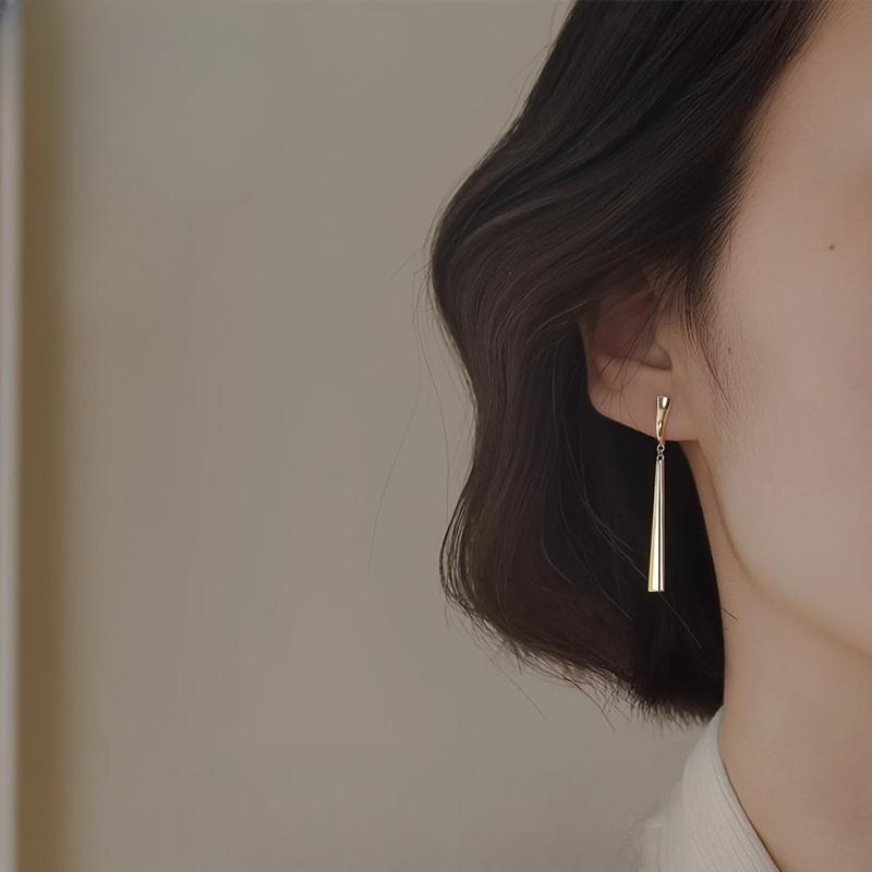 Minimalist OL Style Earrings, Versatile for Workplace Commuting, Capable Temperament Earrings, Exquisite and Minimalist Design
