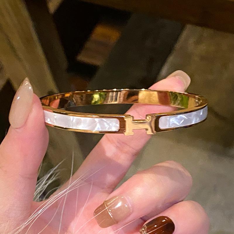 Women's Non-Fading Titanium Steel Zircon Bracelet: High-End, Fashionable, Versatile, Wear In Bath, Stainless Steel.