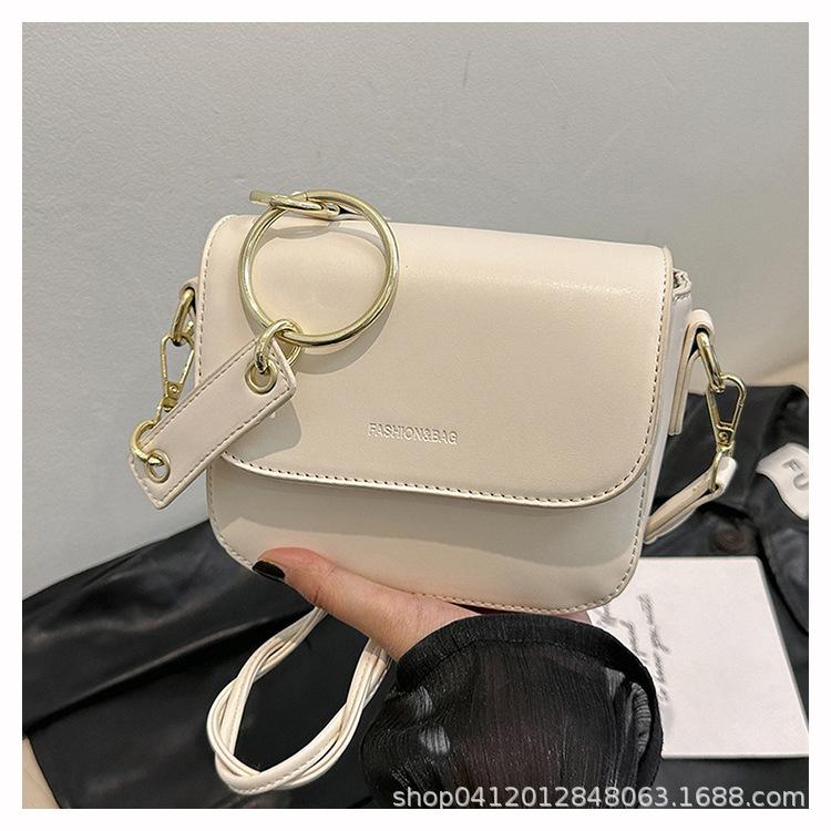 

2025 new trendy Korean version of foreign style small square bag ins niche design messenger bag simple commuter shoulder mobile phone bag