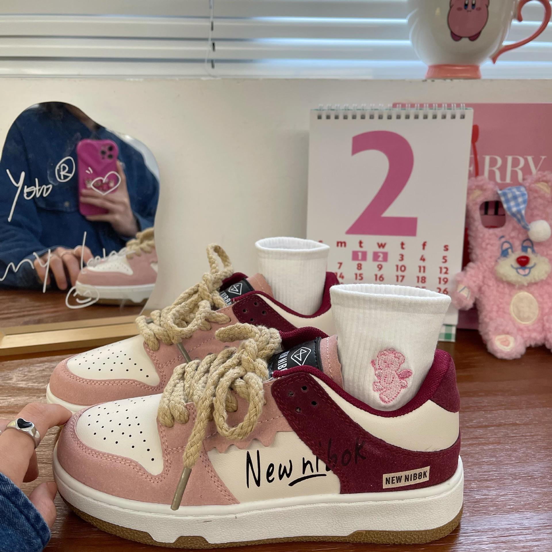 

2024 Мужские и женские трендовые баскетбольные кроссовки на воздушной подушке с амортизацией и высококачественная спортивная обувь для бега 44