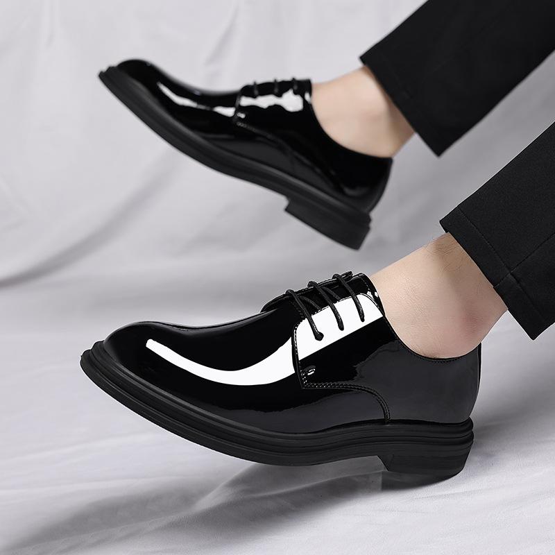 Inner heightening leather shoes men's 2025 new glossy business dress bright leather heightening 8cm shoes pointed groom wedding shoes