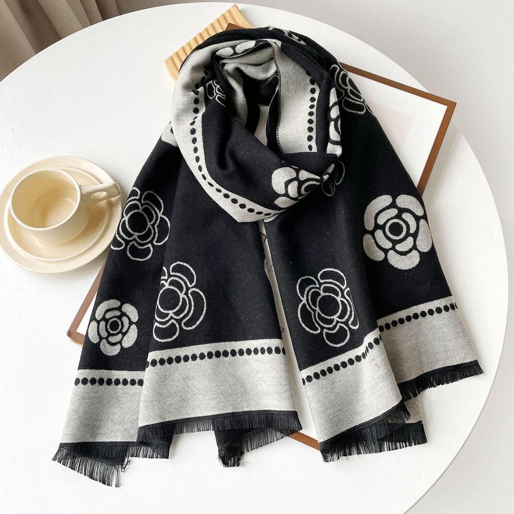 2025 High-End Women's Korean Style Versatile Shawl: Double-Sided, Warm, Imitation Cashmere Scarf with Old Flower Design for Autumn/Winter.