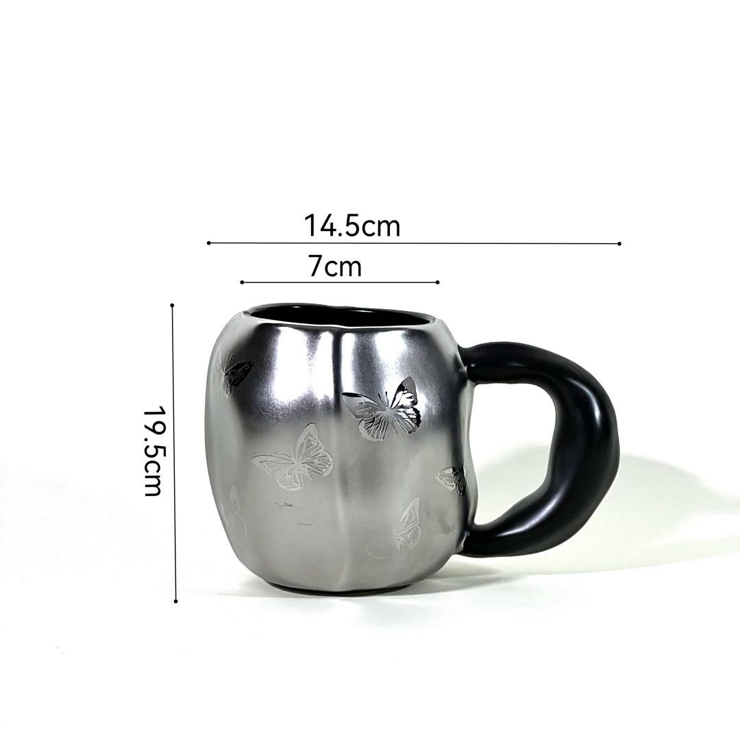 

Керамічна Чашка Темно-Срібляста Метелик Матова Ручний Зажим Дизайн Косий Кубок Креативний Подарунок 350ml срібний