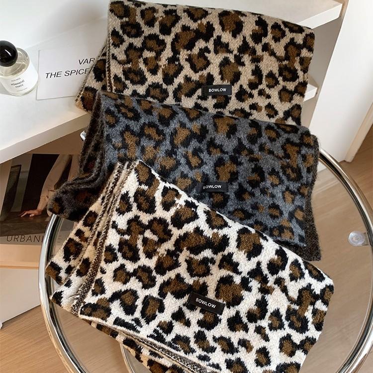 Retro Leopard Print Scarf for Women Winter New Trendy Millennium Hot Girl High End Thickened Cold Proof and Warm Knitted Scarf