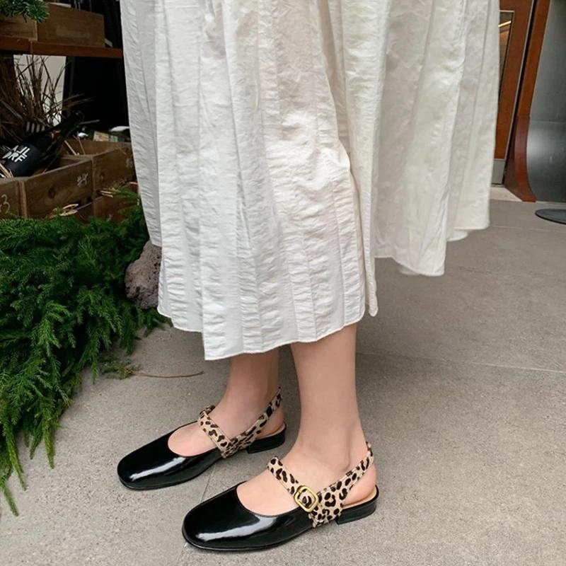 Fashion HOT SALE Spring Women Pumps Patent Leather Round Toe Splicing Leopard Print One-line Buckle Low-heel Women Shoes Mary Jane Shoes