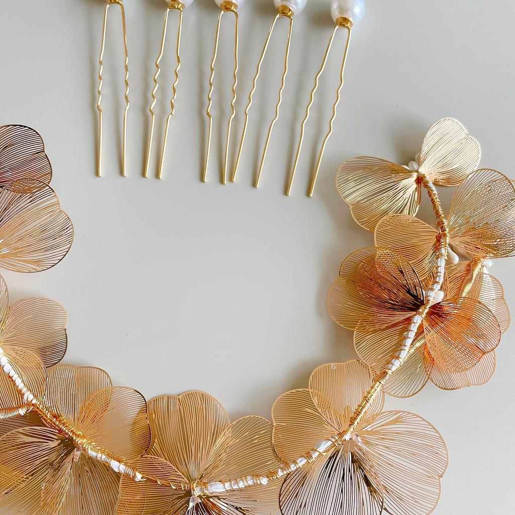 Gold flower head dress with pearl perfect for and other traditional Japanese Perfect for bridal and other formal pin, coming-of-age ceremonies,