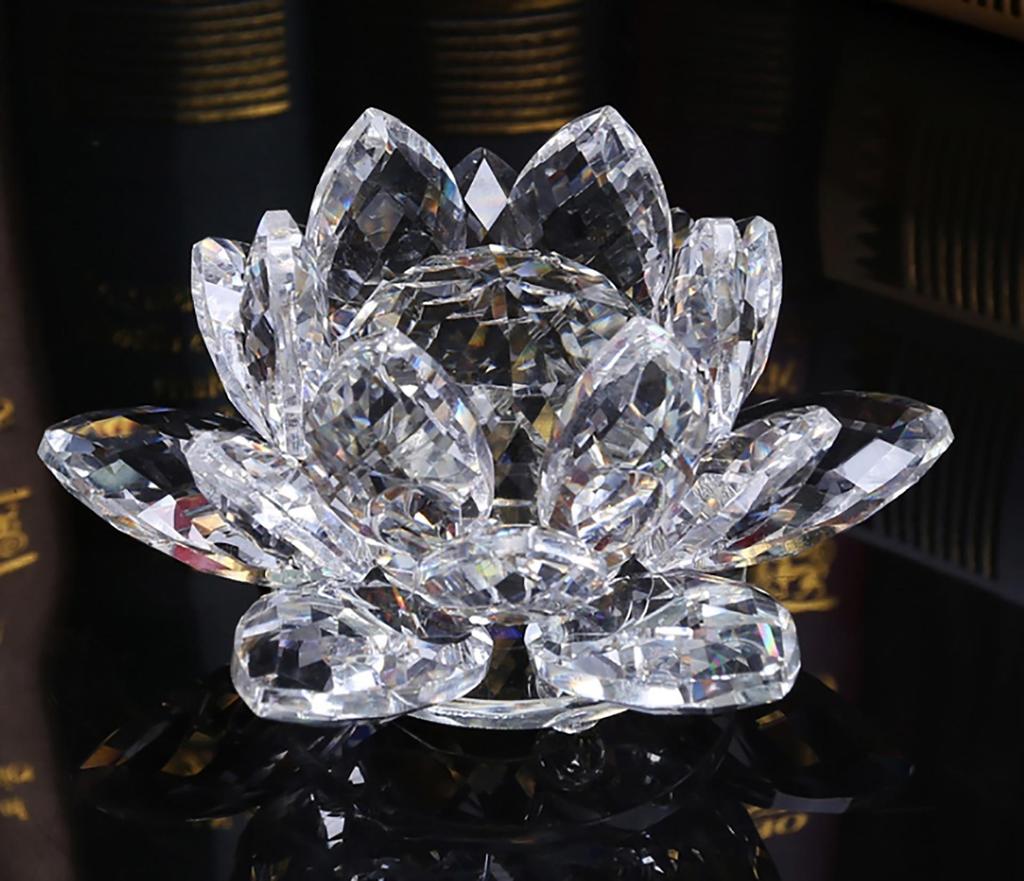 Křišťálový lotosový svícen - dekorativní buddhistická ozdoba na stůl