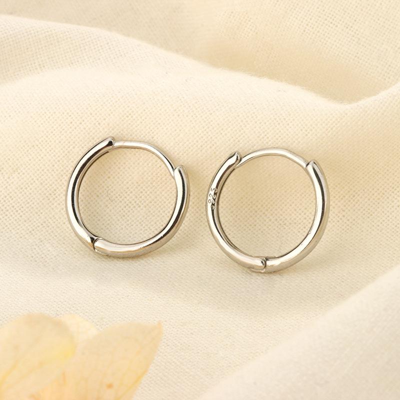 Minimalist Plain Hoop Earrings For Women High End Cartilage Studs Niche Design Ear Care Circle Ear Buckle Jewelry