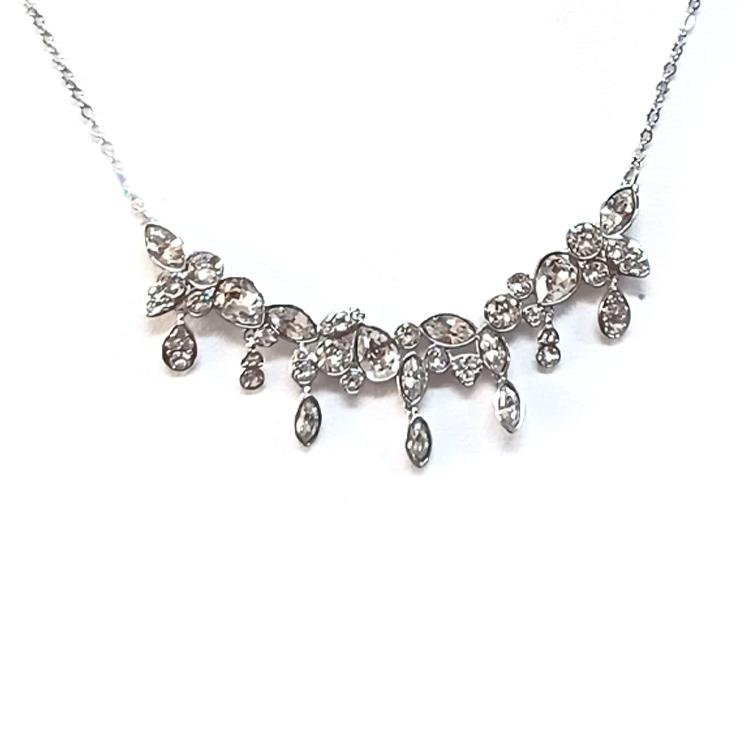 

Swarovski Diapason Design Pattern Metal Crystal Necklace Women necklace Silver 5142739 Box (Random Color)