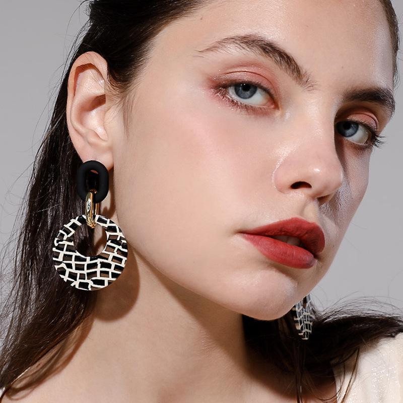 Exaggerated Retro Leopard Print Geometric Circle Earrings for Women - High-End Fashion Statement in European and American Styles