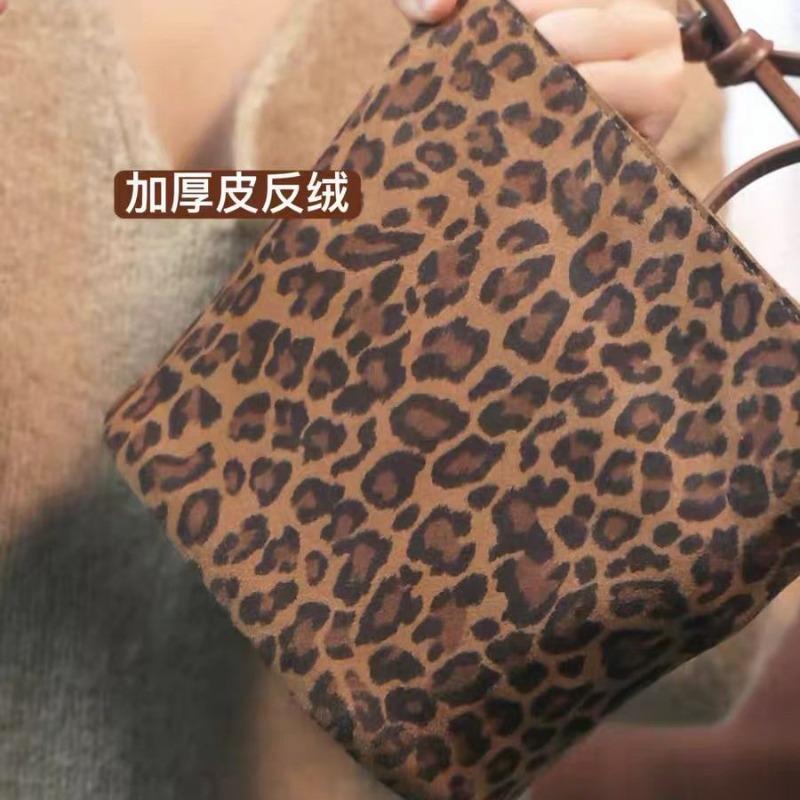Autumn and winter new women's bags niche design retro leopard print leather suede cowhide bucket bag high-end messenger bag