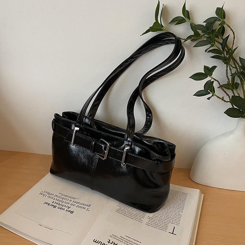 Trendige und modische Damen-Baguette-Tasche, Achseltasche, personalisierte vielseitige Nischen-einfache einfarbige Schulterhandtasche