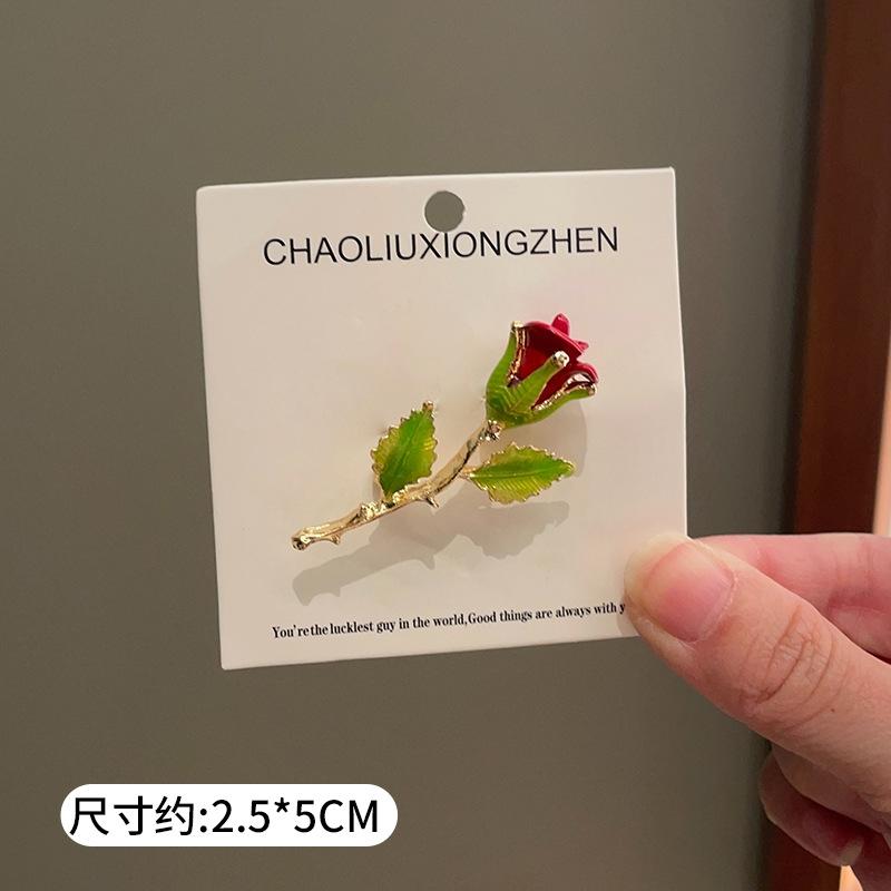 French Pearl Botanical Floral Brooch Women Summer Style Anti-Slip Clasp Elegant Suit Accessory Versatile Commute Bouquet