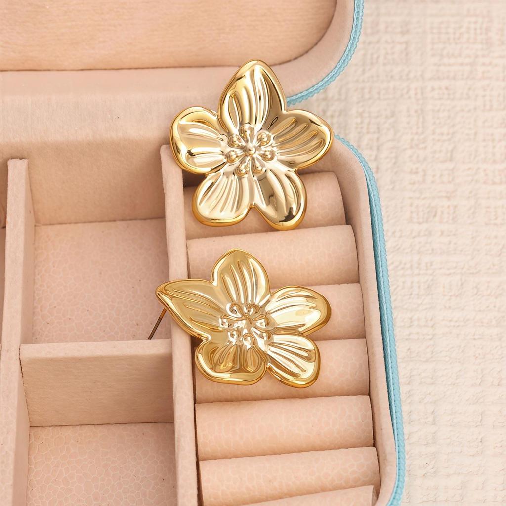 European & American Fashion Trend: Gold Women's Earring Set - Versatile High-End Jewelry