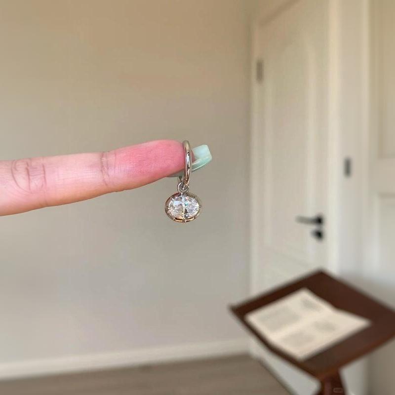 Čerstvé Elegantní Jednoduché Náušnice Visací High-End Módní Oválné Diamantové Náušnice Pro Ženy Vhodné Pro Denní Nošení Šperky Dárky