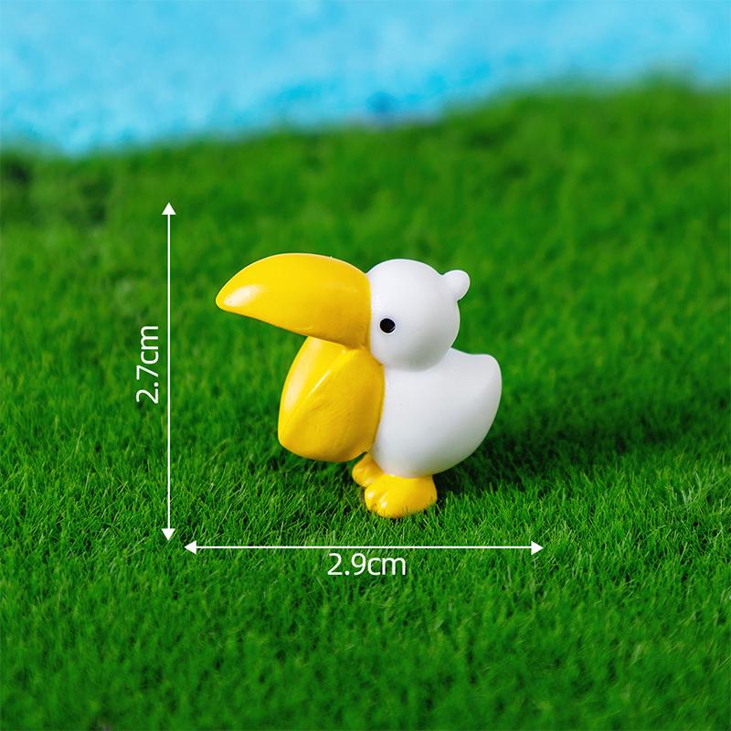 Miniature Cartoon Capybara Model Figurine Desk Garden Landscape Ornament Resin Craft Home Office Decor Car Desktop Knickknacks