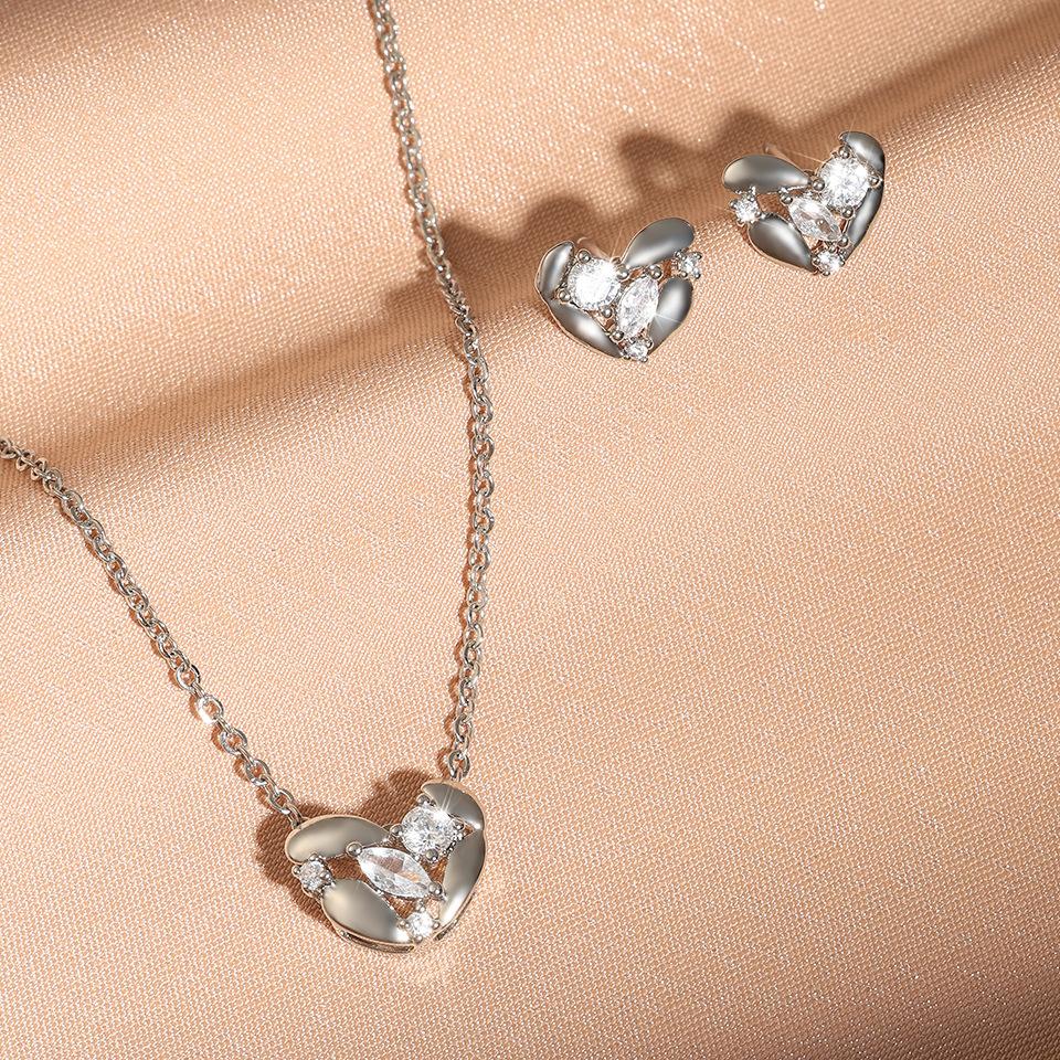 

Модные изысканные серьги с инкрустацией из циркония в виде ромба Love, женские универсальные украшения для индивидуального темперамента