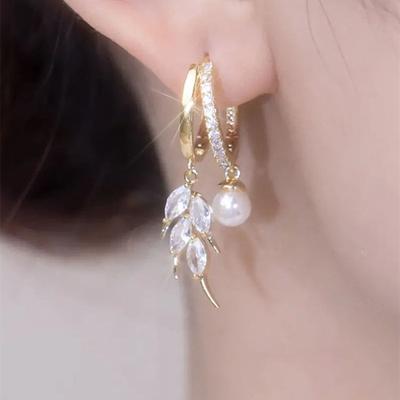 Versatile And Fashionable Sparkling Diamond Ear Light Luxury Pearl Elegant Earrings