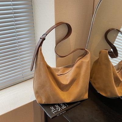 Retro and Fashionable Tote Bag for Women Large-capacity Commuting and Casual Hand-held Bag Shoulder Crossbody Bag