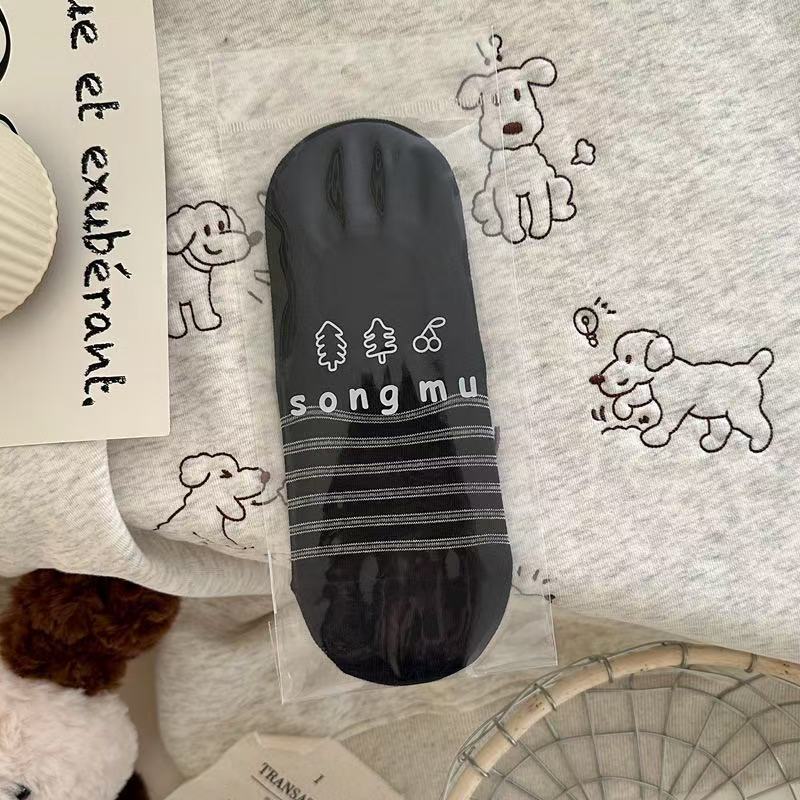 Female Spring and Summer New Pinstripe Pure Cotton Breathable All Match Non Slip Invisible Shallow Mouth Socks