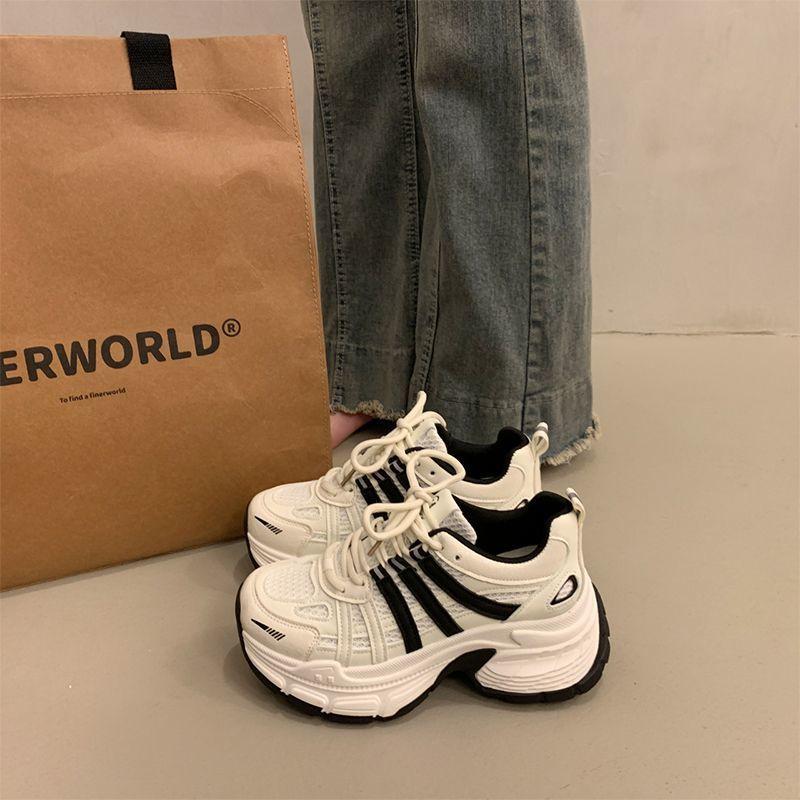 Burgundy retro showing feet small platform dad shoes women's 2025 new autumn lightweight height increase casual sports shoes