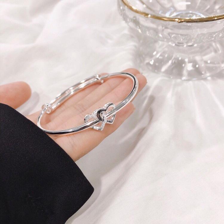 Matte Double-Heart Minimalist Sliding Bracelet for Women Unique Heart-Shaped Bracelet Perfect Gift for Best Friends Versatile Accessory