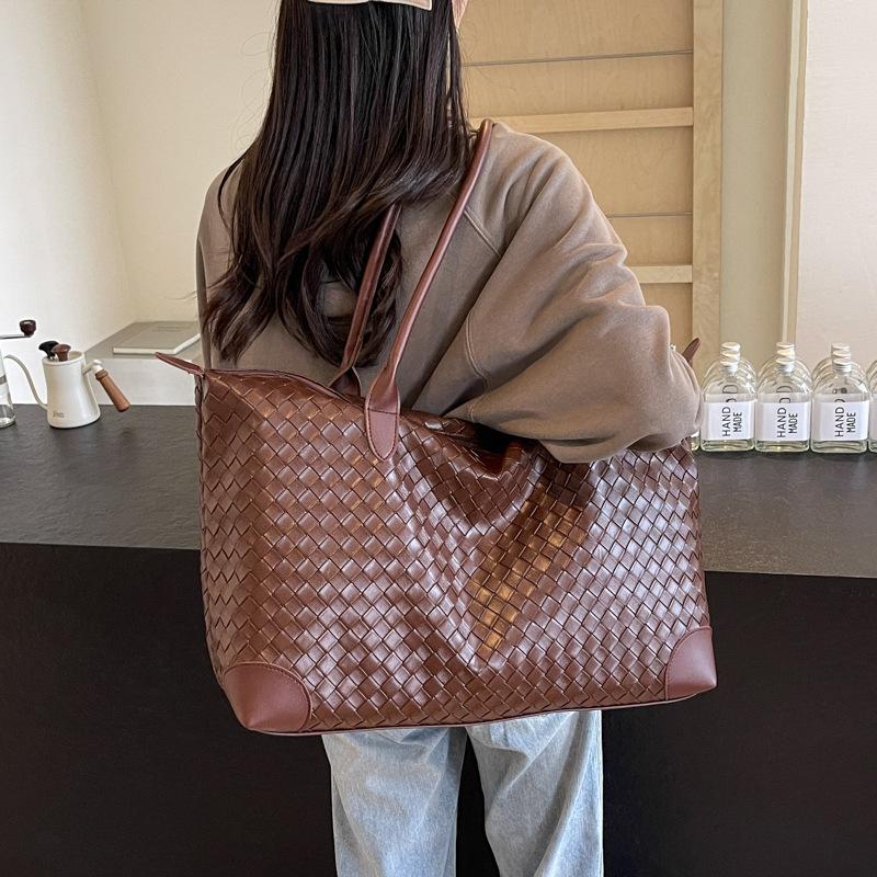 Large Capacity Woven Bag Women's 2026 Summer New Retro Short-distance Travel Bag Korean Fashion Portable Tote Bag