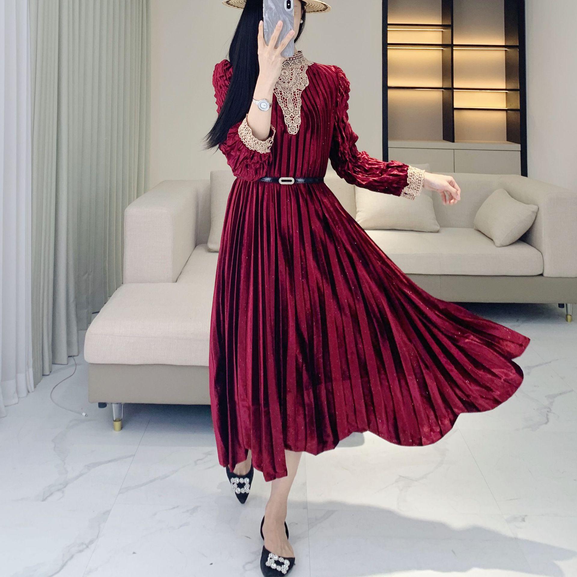 

Elegant Velvet Embroidered Dress 2025: Age-Defying, Slimming Mid-Length Spring Fashion One Size (90-150 jin) чорний