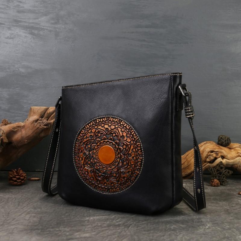 Johnature Retro Totem Reliéfní Pravá Kůže Dámská Taška Přes Rameno Hovězí Kůže Všestranná Malá Čtvercová Taška