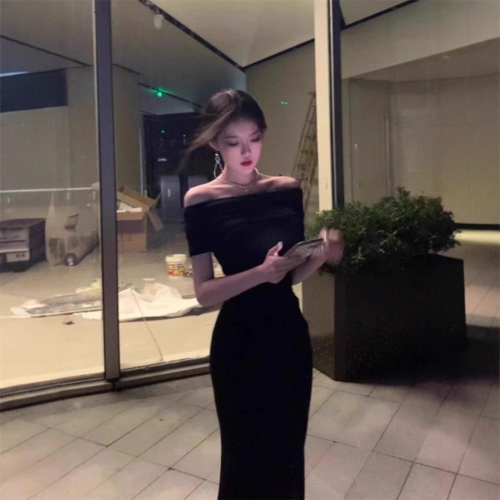 

Elegant Black Off-the-Shoulder Slim Fit Dress for Women - Summer Style with Cinched Waist and Hip-Hugging Design Extra Large чорний
