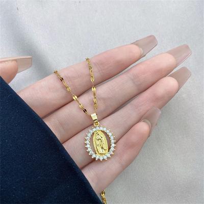 (Micropaved in rame) Collana con ritratto della Vergine Maria per donna con design creativo e ciondolo rotondo in zircone