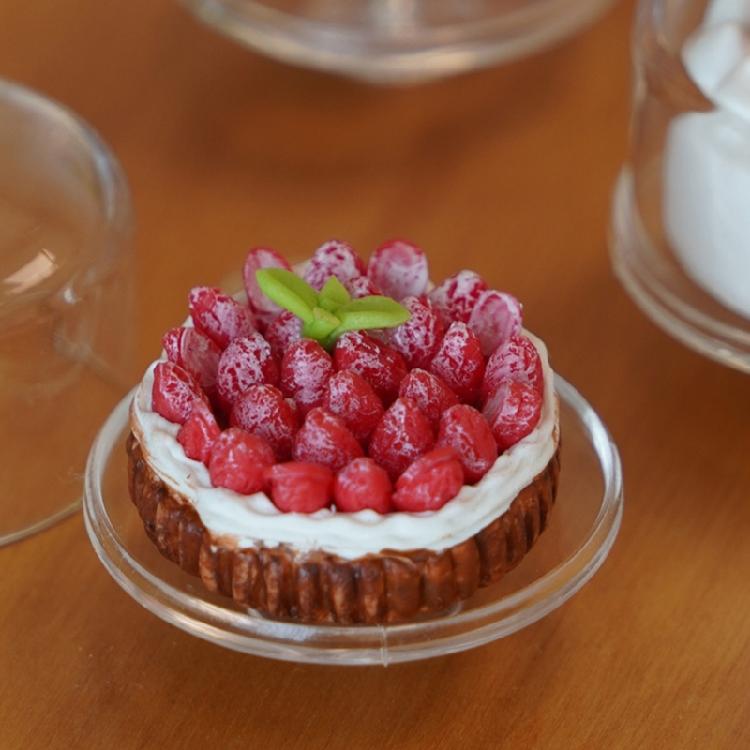 Plastic Elevated Cake Serving Tray For Miniature Room Decoration Cake Shop Simulation Display Tray Decorative Accessory