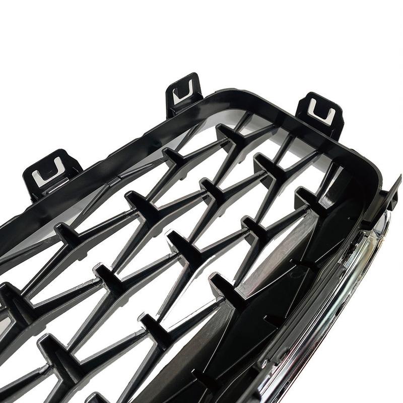 O pereche de grile de rinichi cromate de înaltă calitate pentru BMW Seria 3 F30 F35 F31 2012-2018 Grile de curse în stil diamant în stil Meteor