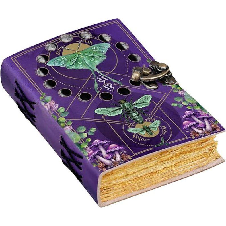 

Кожаная Книга Заклинаний: Дневник Бабочки Луны, Гримуар из бумаги с неровным краем 7 x 5 in