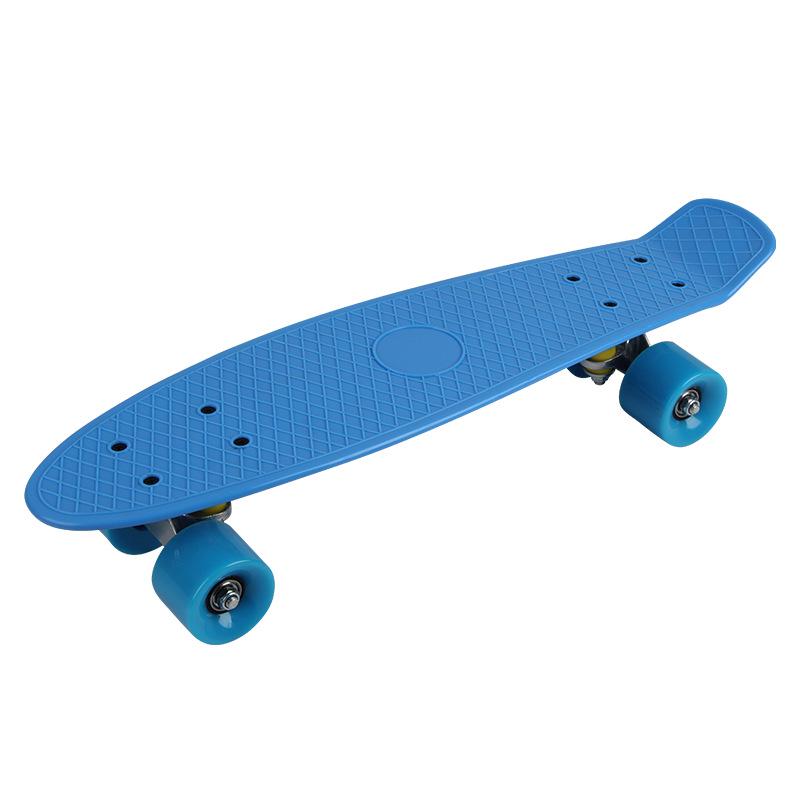 22" einfarbiges Kunststoff-Kinder-Skateboard - Anfänger Teenager 4-Rad Street Style Single Kick Board
