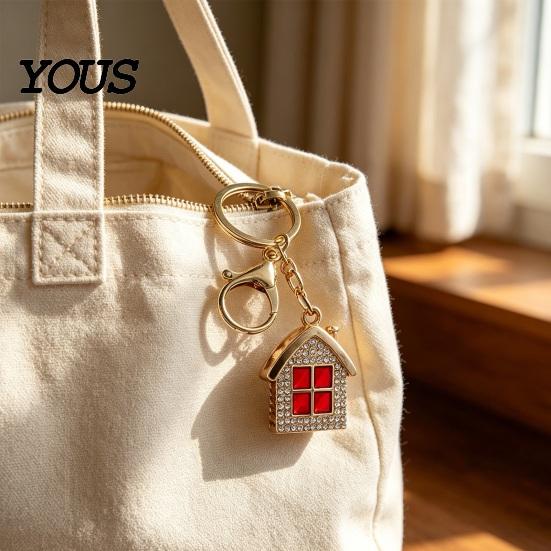 Non-blackening Metal Keychain Pendant, 3D Cabin Shape Key Holder with Lobster Long-lasting Shiny Clasp And Ring, Anti-Oxidation Fall-Resistant Window