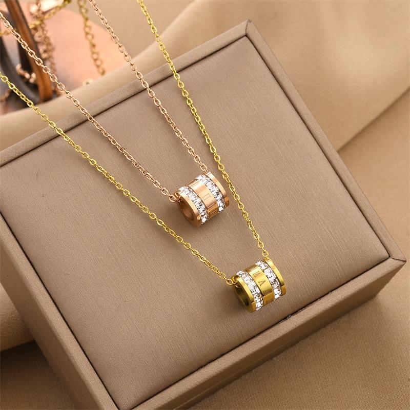 

Новые модные персонализированные ожерелья. Модные подвески в стиле ретро. Модные ретро-колье.