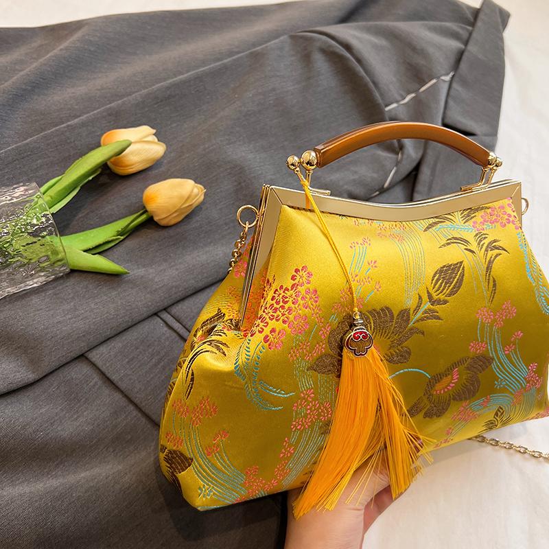 Chinese Embroidered Ladies Handbag New Style Single Shoulder Chain Crossbody Bag Women's Backpack for Evening Events