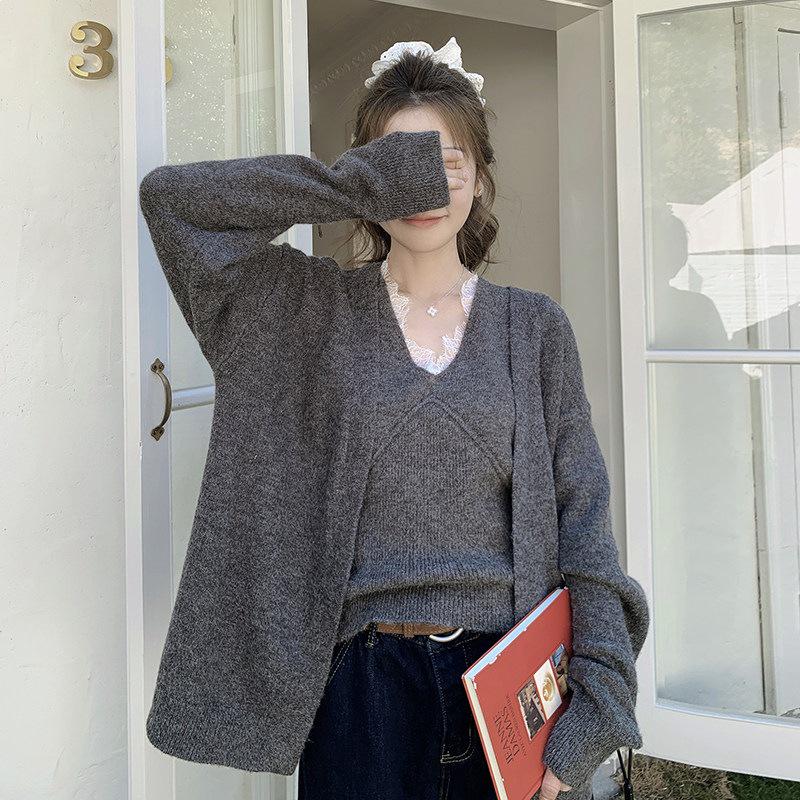 

Women s Gray Knit Sweater Set: Stylish V-Neck Vest & Cardigan for Spring 2026 XL темно-серого