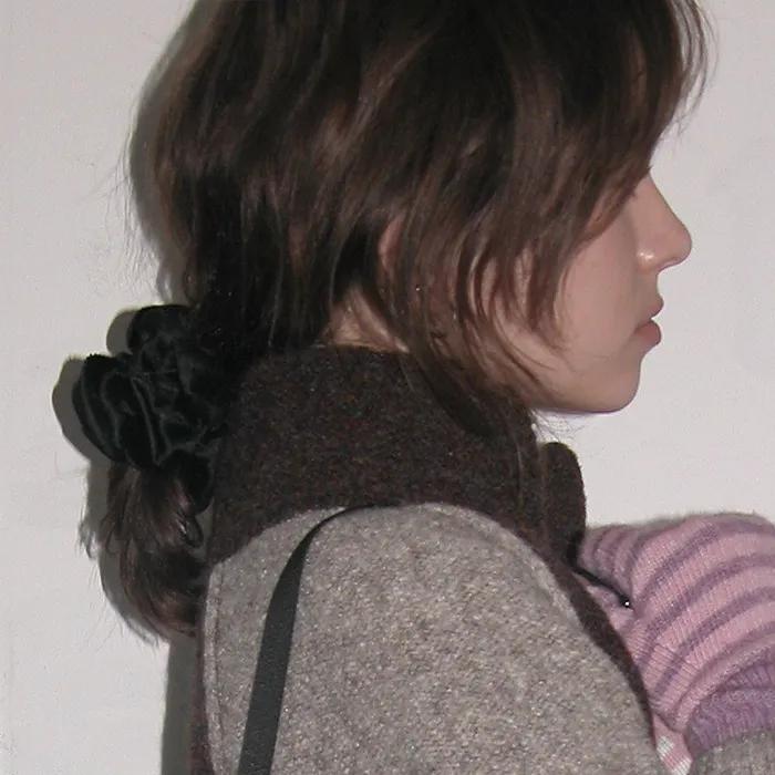 Matt Velvet Scrunchie_Medium_Black