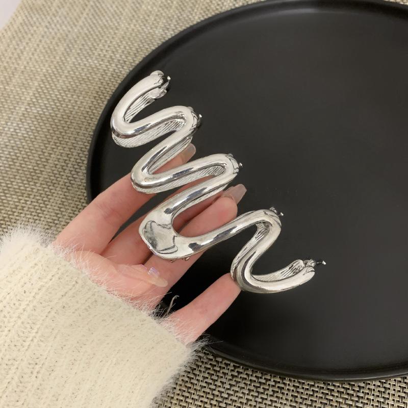 1 Pcs Fashion Silver Snake Design Metal Hair Claw Clips For Women Girls Irregular Large Hair Clips Hair Styling Accessories Quality